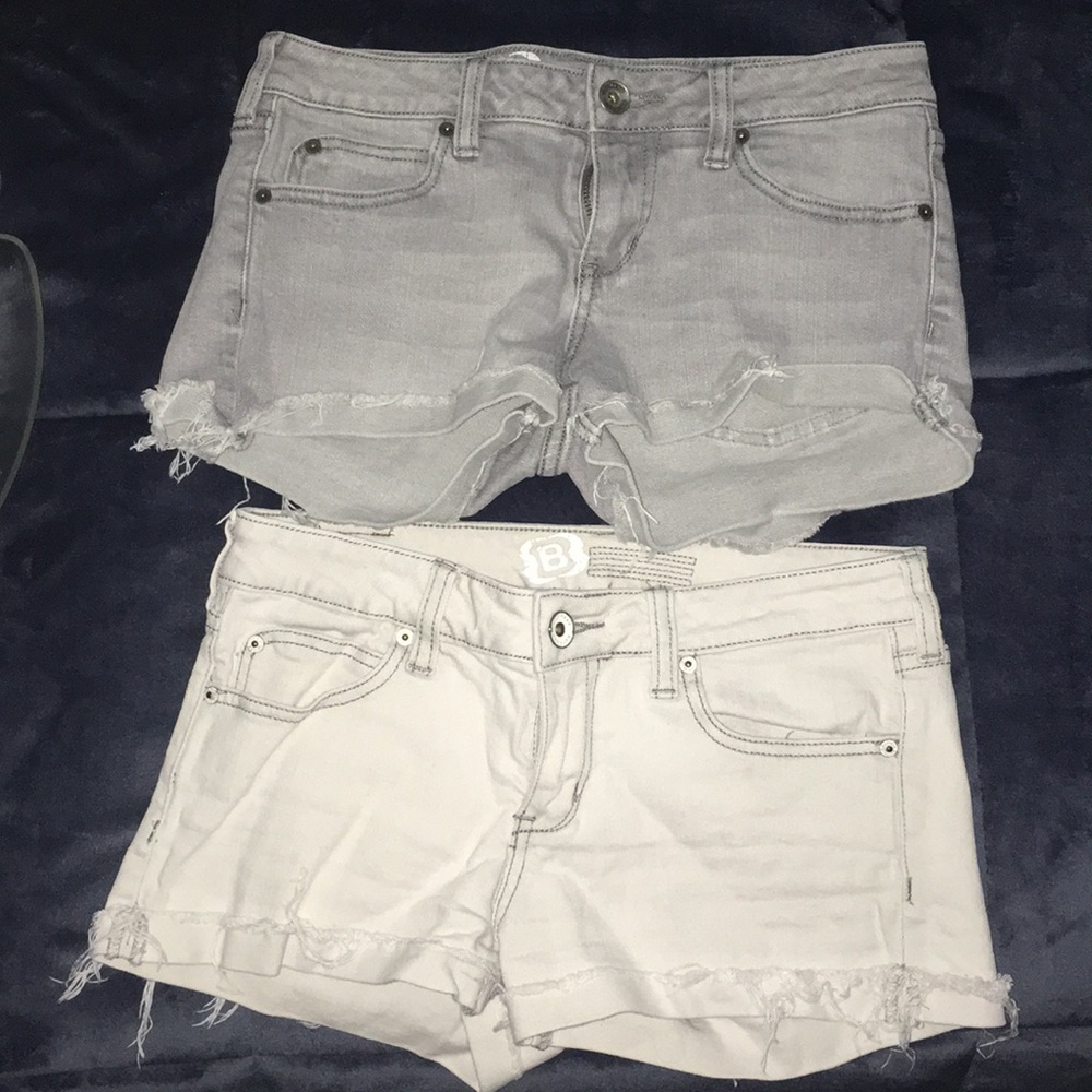 2 Pairs of Bullhead denim shorts SIZE 5